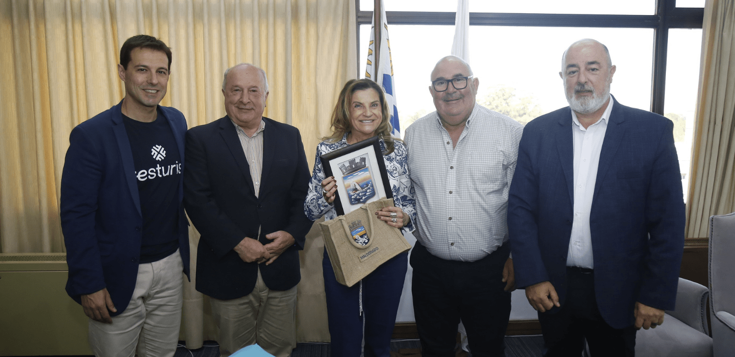 No Uruguai Festuris formaliza convite