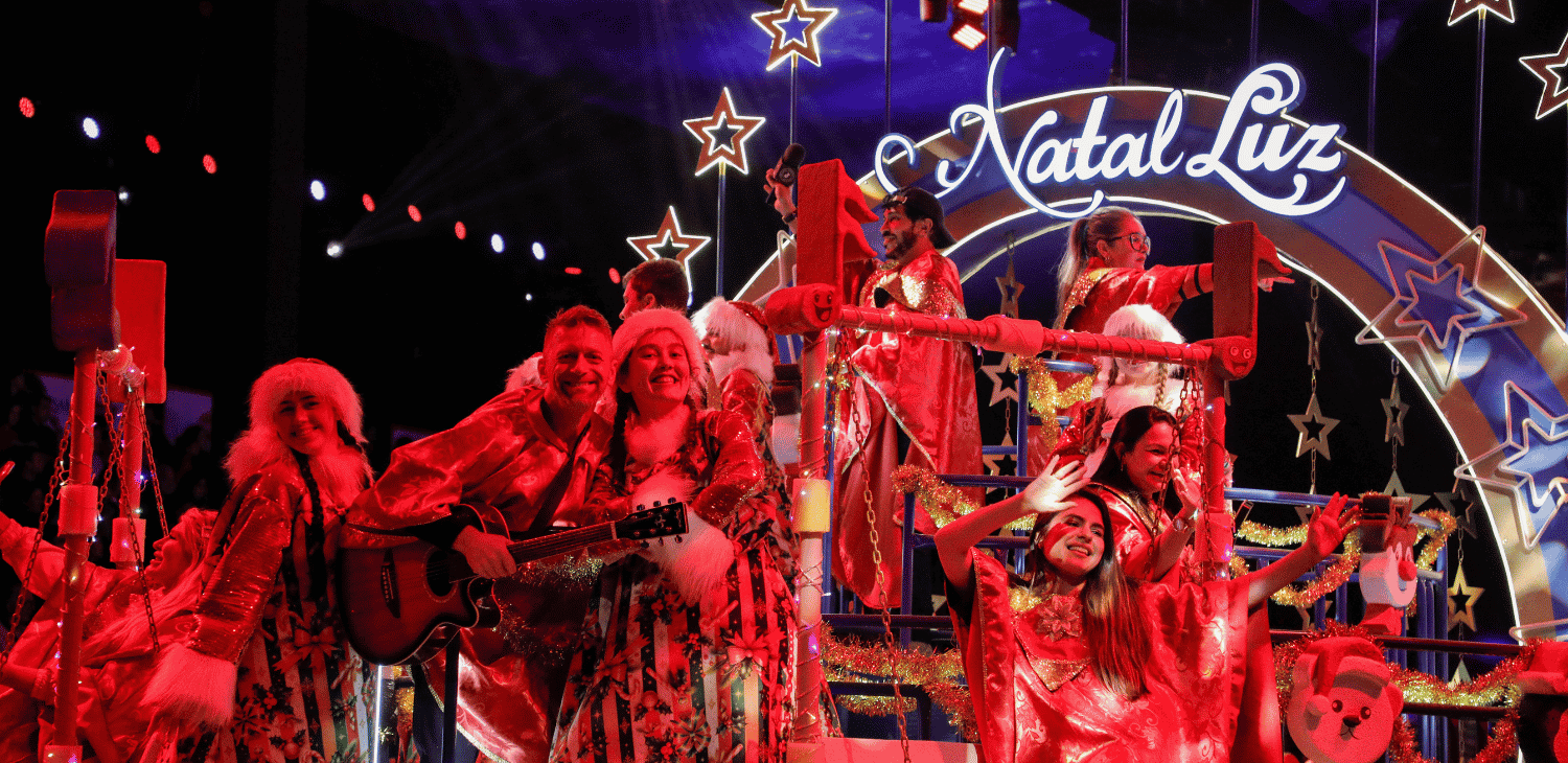 Grande Desfile de Natal emociona no 41º Natal Luz de Gramado